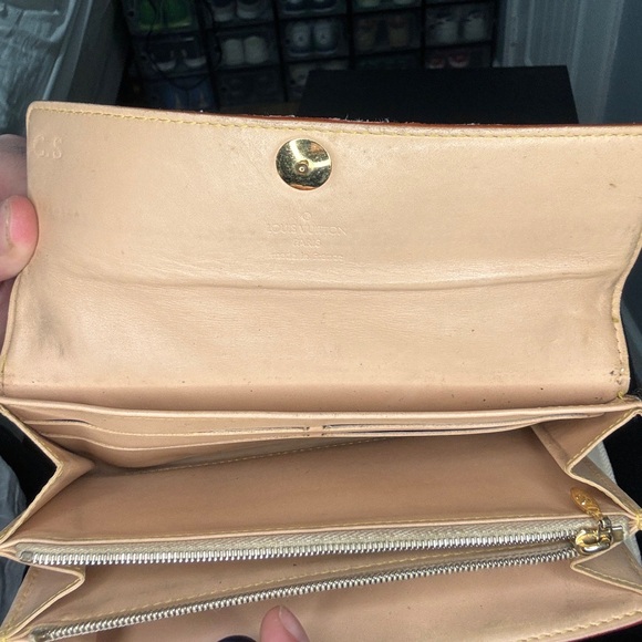 LOUIS VUITTON WHITE
MONOGRAM/MURAKAMI LONG
WALLET - Picture 3 of 6